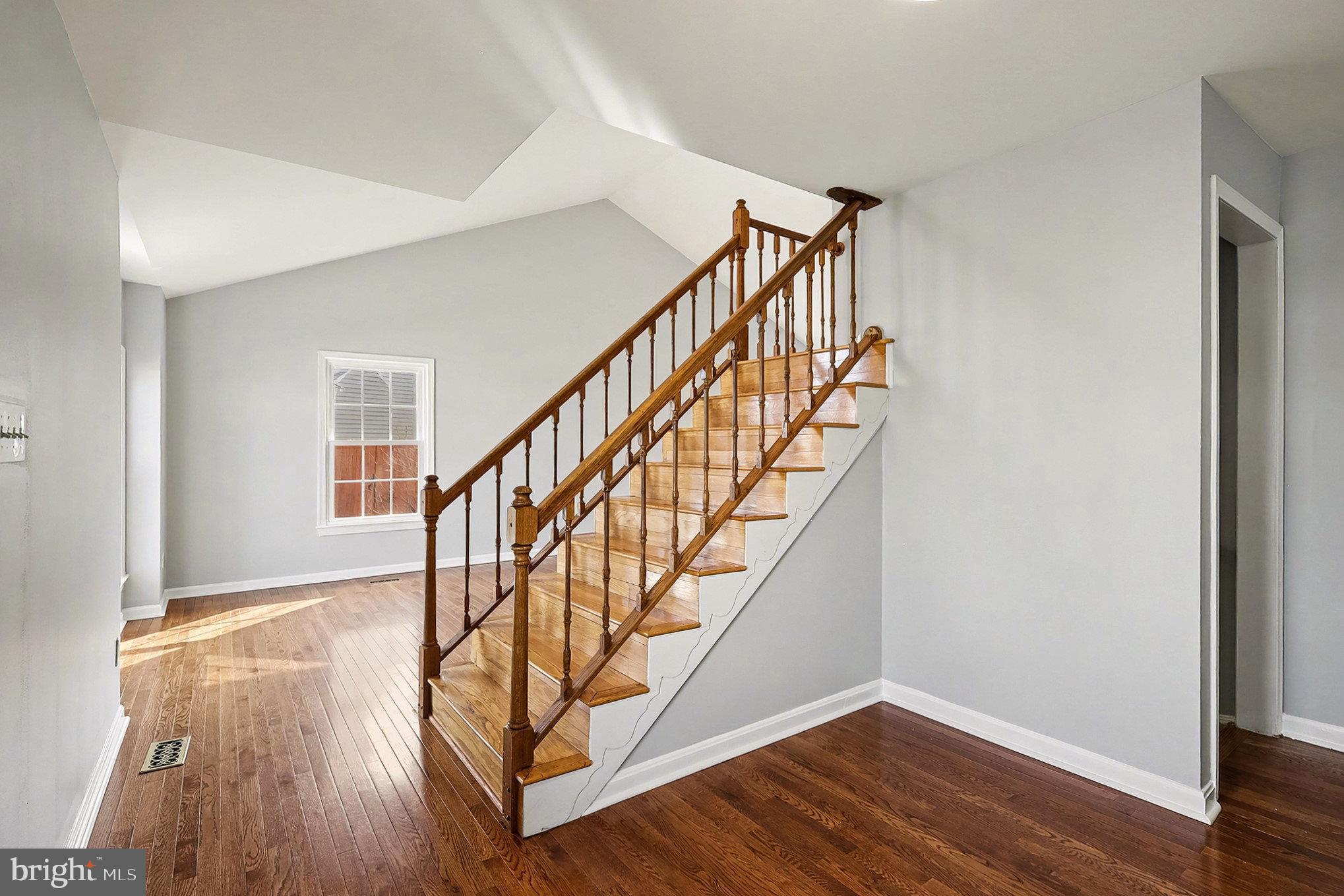 5819 Stone Ridge Drive Centreville, VA 20120 - Photo 6 of 41 Entry way