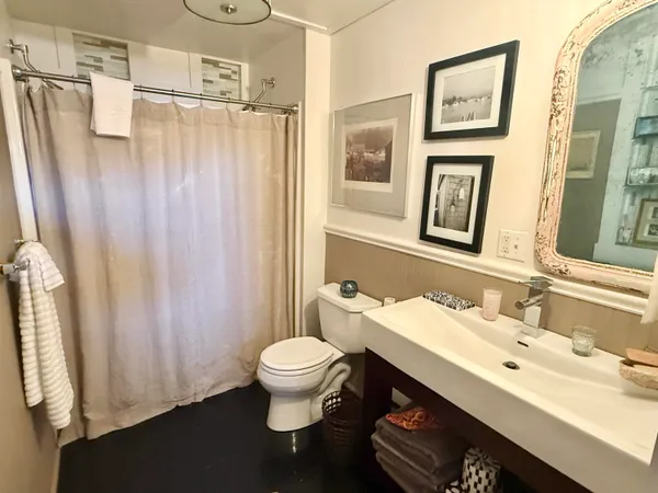 $675,000 | 55 West Main Street, Vinalhaven, ME 04863