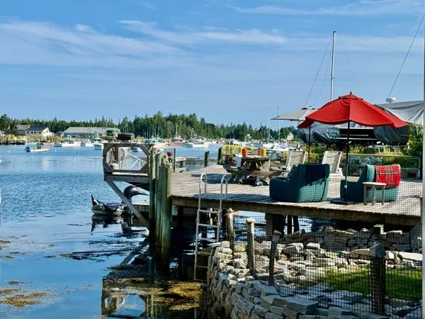 $675,000 | 55 West Main Street, Vinalhaven, ME 04863