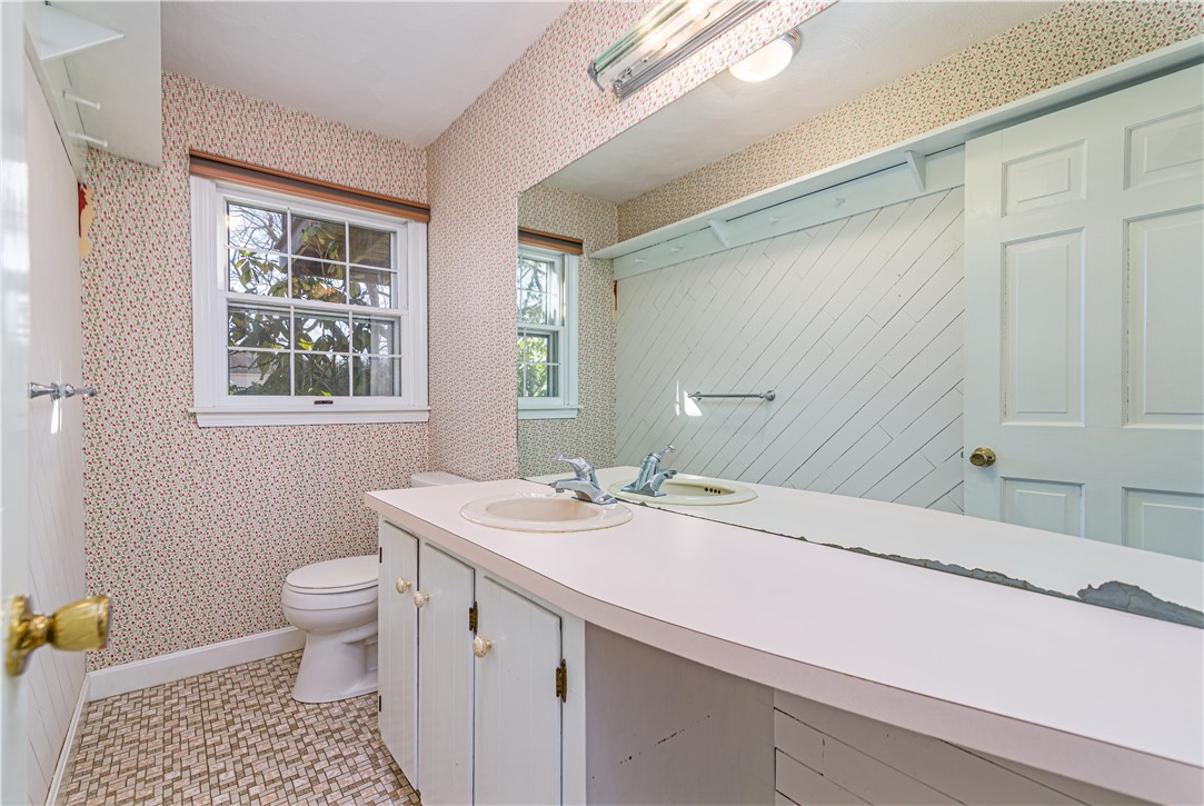 19 Sloop Street Jamestown, RI 02835 - Photo 8 of 31