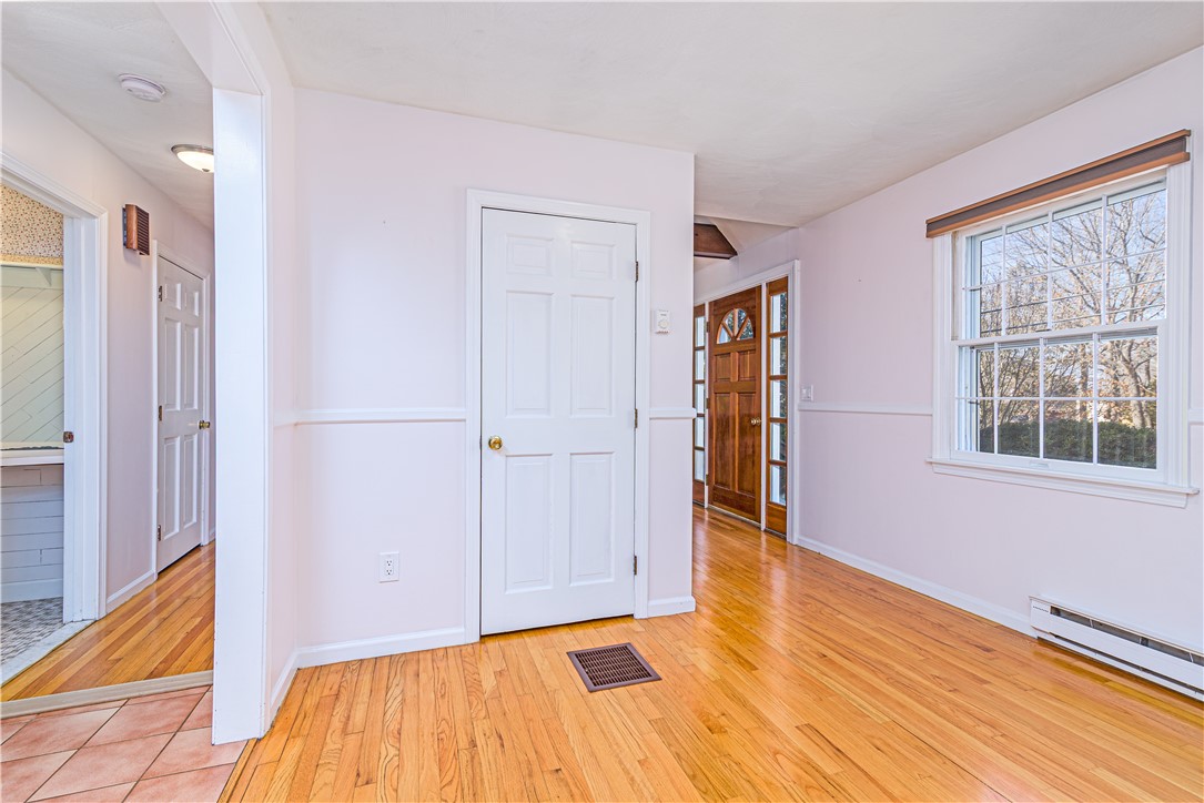 19 Sloop Street Jamestown, RI 02835 - Photo 10 of 31