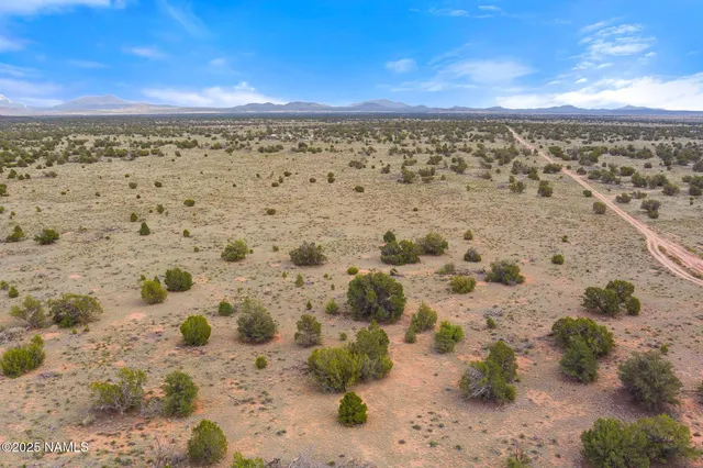 a view of a sky view