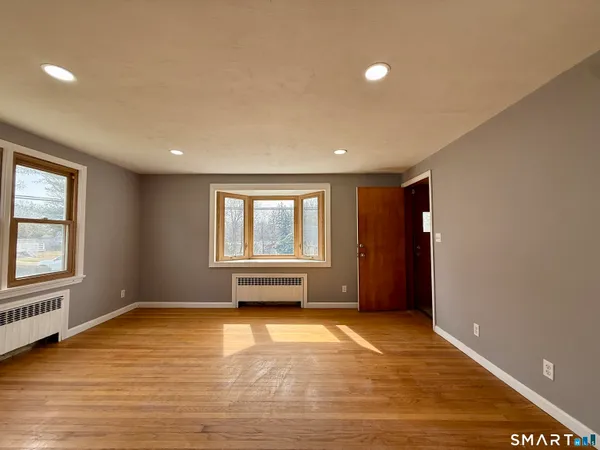 $1,700 | 37 Alexander Avenue, Unit 1, Waterbury, CT 06705