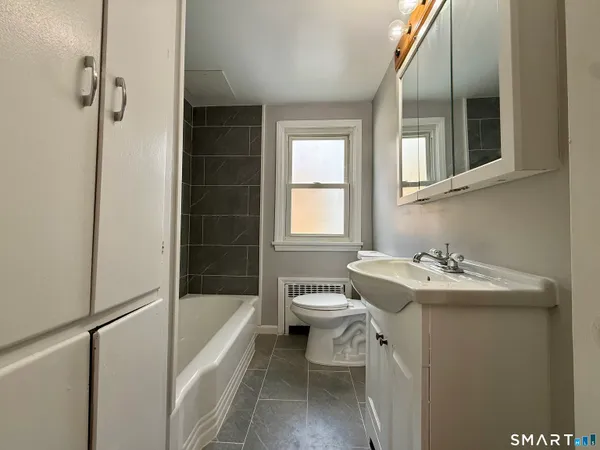 $1,700 | 37 Alexander Avenue, Unit 1, Waterbury, CT 06705