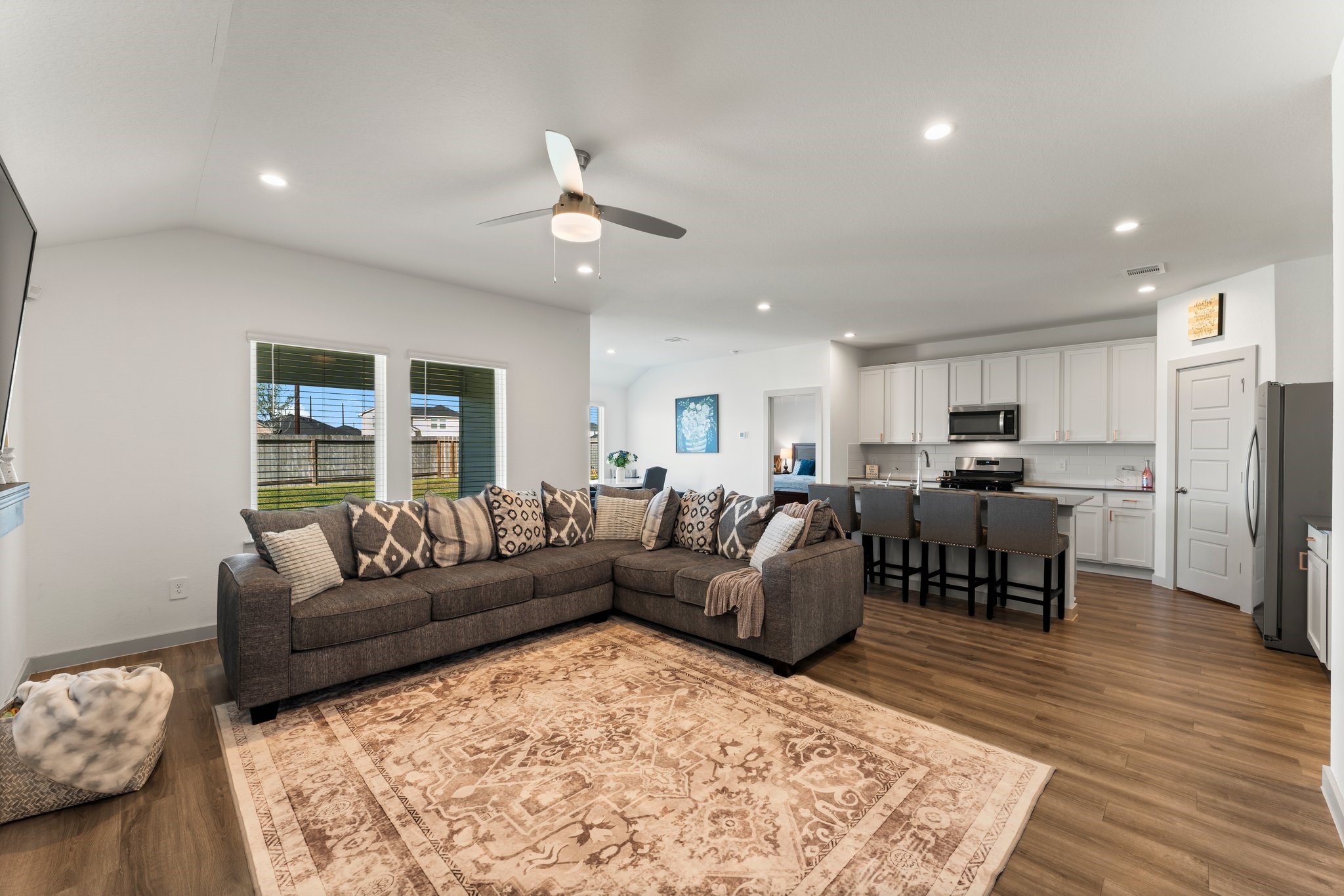 1007 Cotswold Court Rosharon, TX 77583 - Photo 8 of 30 a living room with furniture and wooden floor