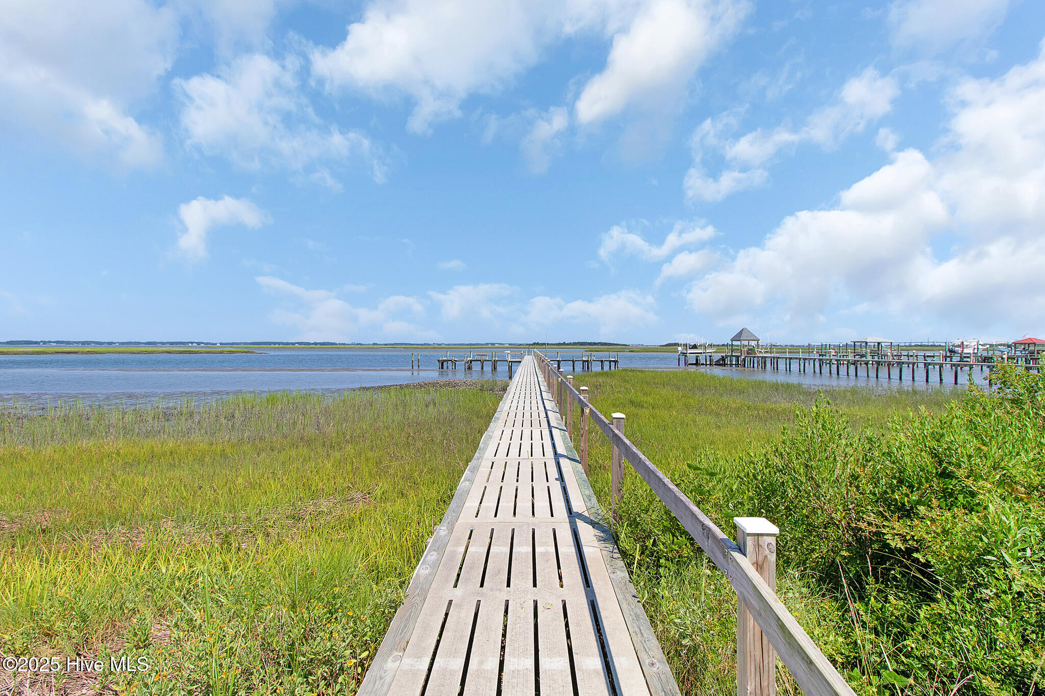 800 Country Club Road, Unit 33 HAYSTACKS Morehead City, NC 28557 - Photo 48 of 58 Haystacks day docks