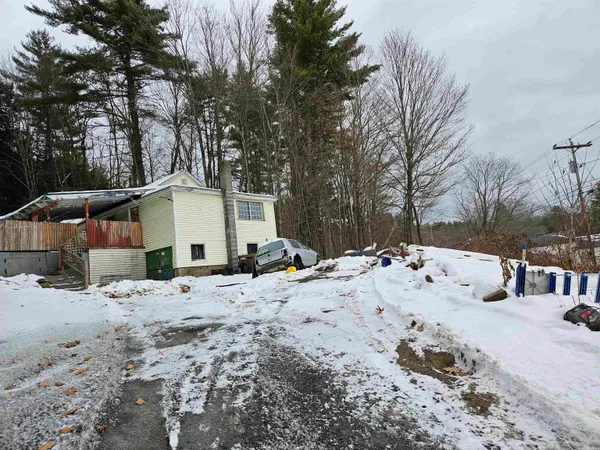 $89,900 | 409 Sullivan Street, Claremont, NH 03743