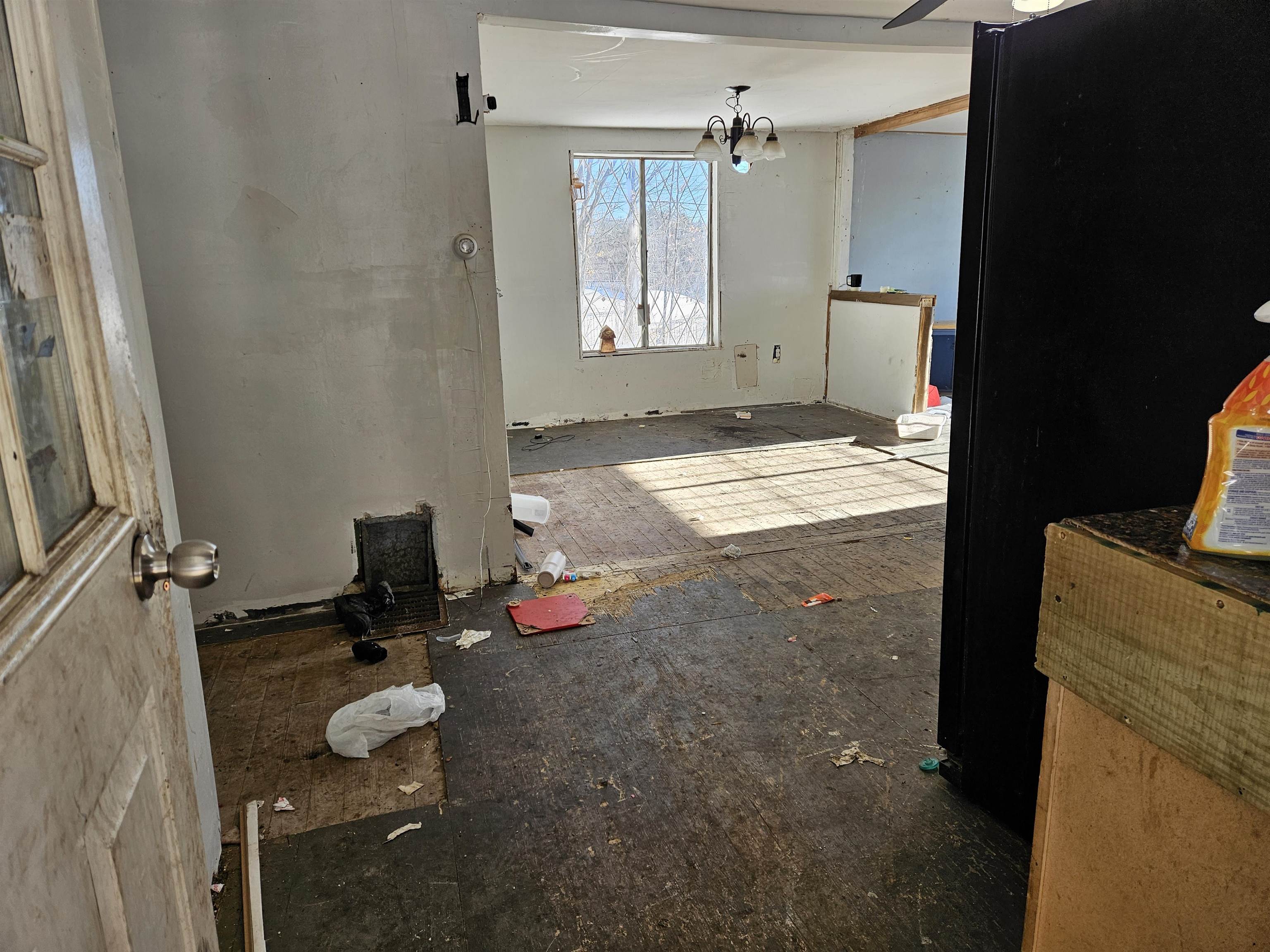 409 Sullivan Street Claremont, NH 03743 - Photo 3 of 10