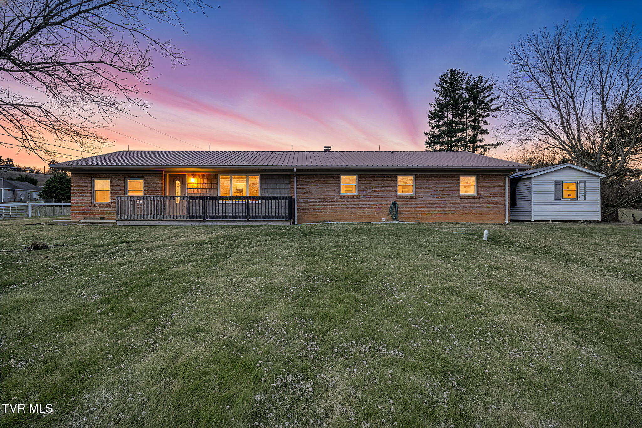 2040 Warrensburg Road Greeneville, TN 37743 - Photo 2 of 49 001a