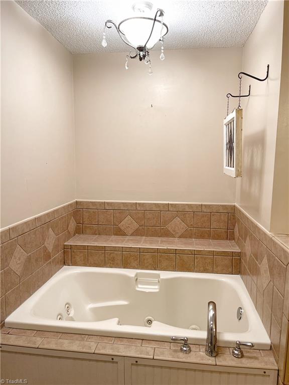 804 Burguss Road High Point, NC 27265 - Photo 17 of 19 Gallery Image 17