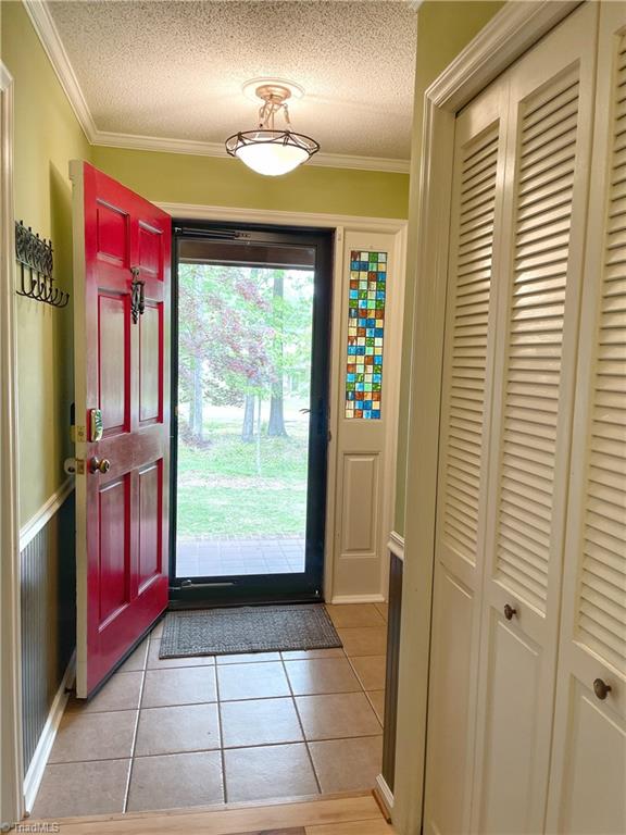 804 Burguss Road High Point, NC 27265 - Photo 4 of 19 Gallery Image 4