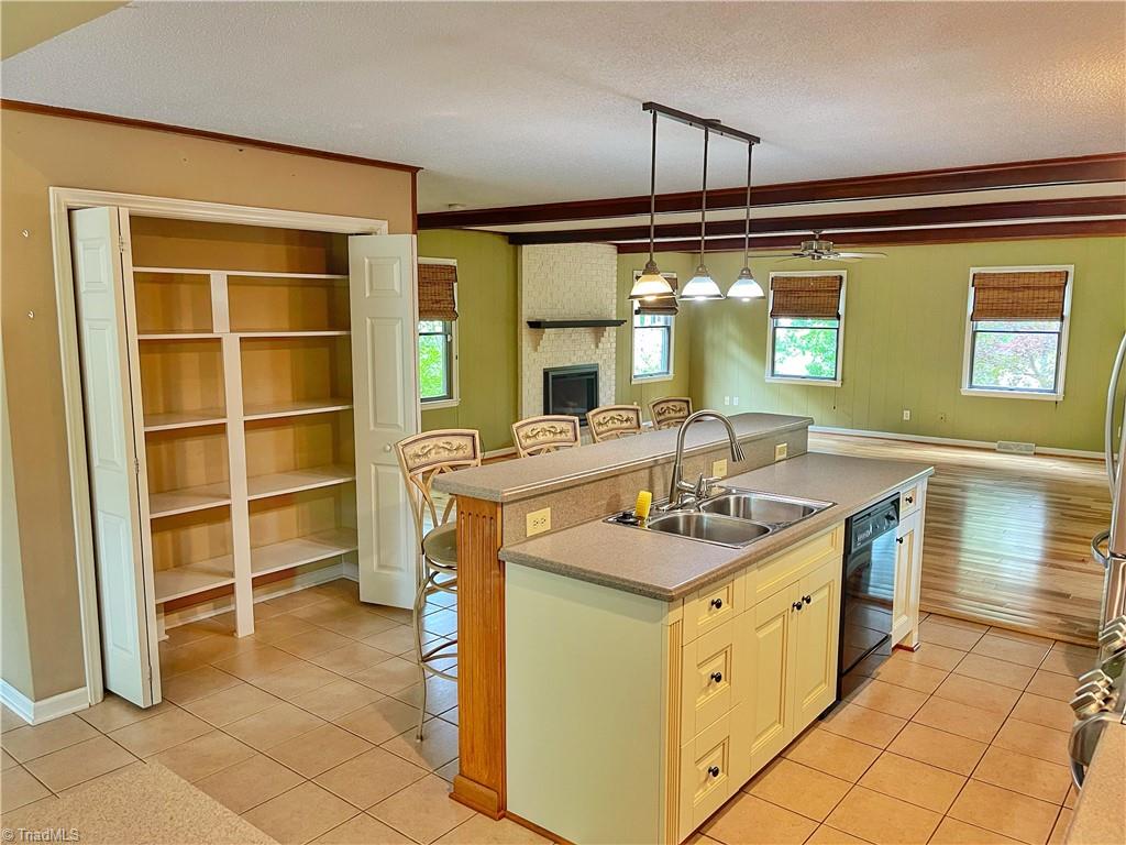 804 Burguss Road High Point, NC 27265 - Photo 5 of 19 Gallery Image 5