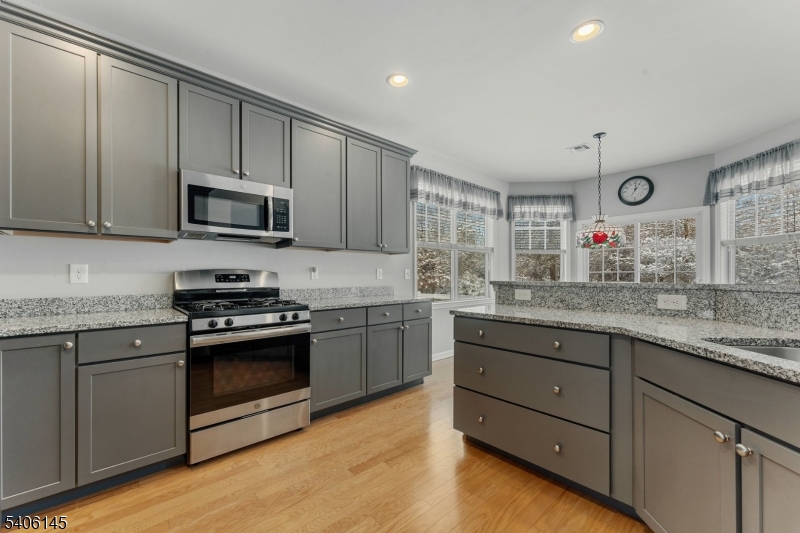 66 Kline Road Hillsborough, NJ 08844 - Photo 14 of 44