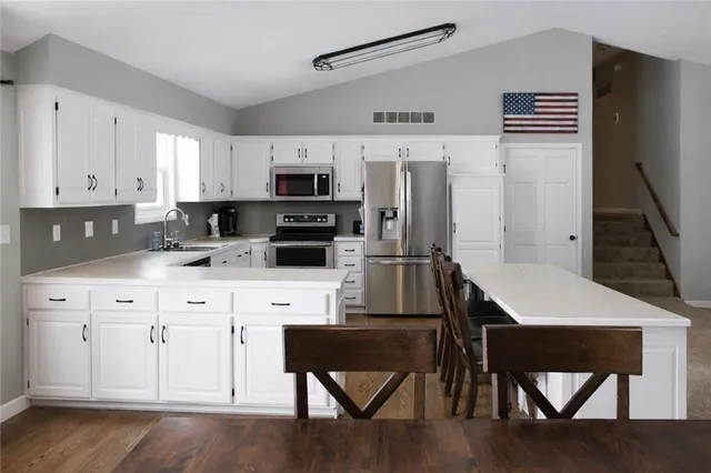 $385,000 | 2017 Joy Street, Excelsior Springs, MO 64024