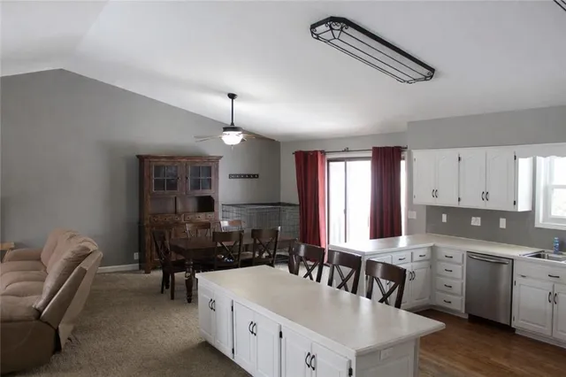 $395,000 | 2017 Joy Street, Excelsior Springs, MO 64024