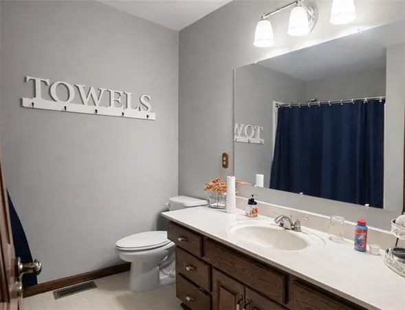 $345,000 | 2017 Joy Street, Excelsior Springs, MO 64024