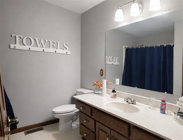 $395,000 | 2017 Joy Street, Excelsior Springs, MO 64024