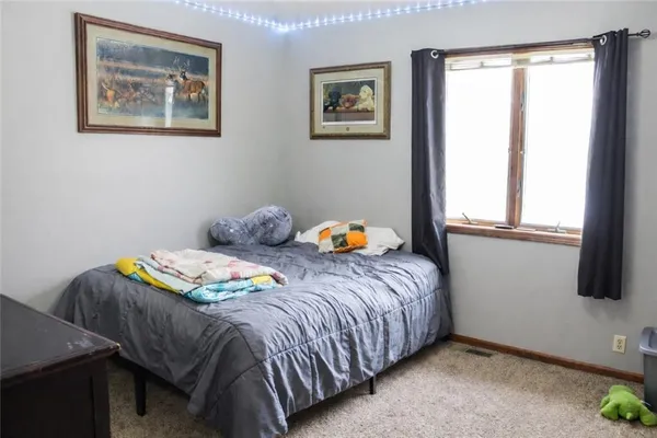 $345,000 | 2017 Joy Street, Excelsior Springs, MO 64024