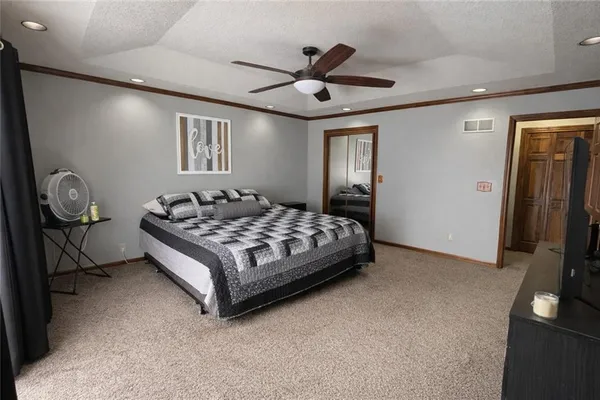 $345,000 | 2017 Joy Street, Excelsior Springs, MO 64024