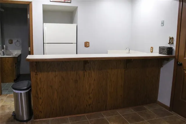 $395,000 | 2017 Joy Street, Excelsior Springs, MO 64024