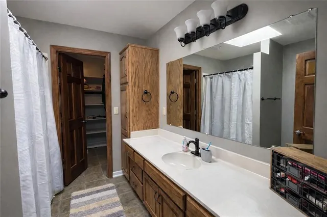 $385,000 | 2017 Joy Street, Excelsior Springs, MO 64024