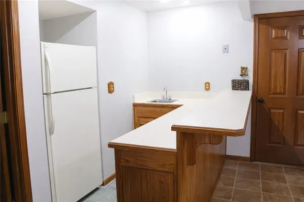 $345,000 | 2017 Joy Street, Excelsior Springs, MO 64024