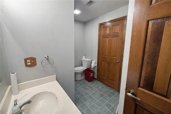 $345,000 | 2017 Joy Street, Excelsior Springs, MO 64024
