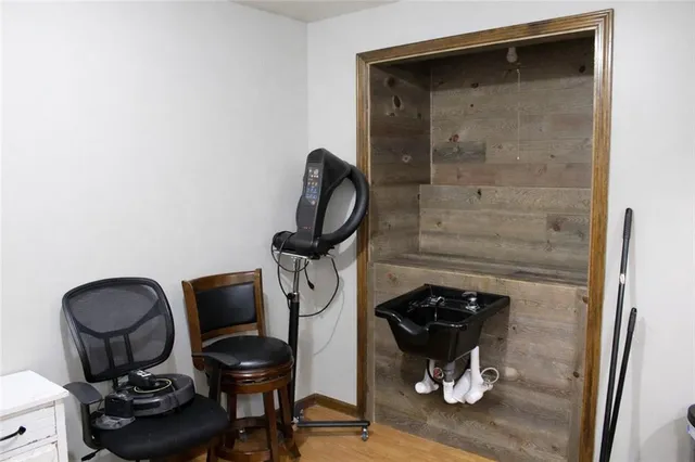 $395,000 | 2017 Joy Street, Excelsior Springs, MO 64024