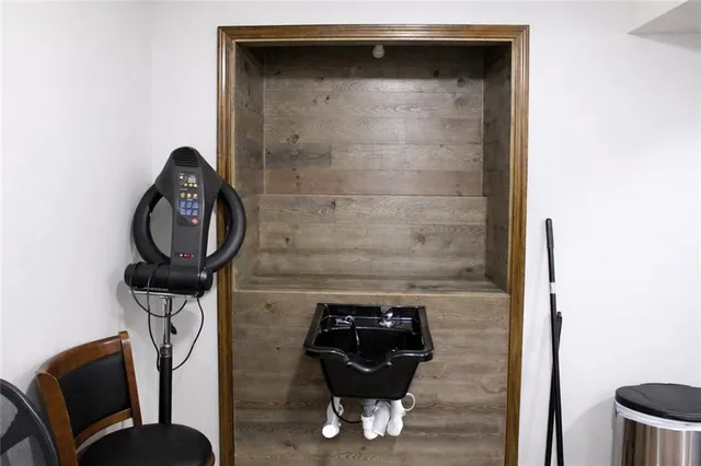 $395,000 | 2017 Joy Street, Excelsior Springs, MO 64024