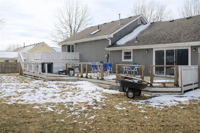 $395,000 | 2017 Joy Street, Excelsior Springs, MO 64024