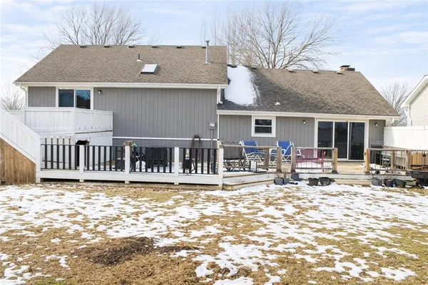 $345,000 | 2017 Joy Street, Excelsior Springs, MO 64024