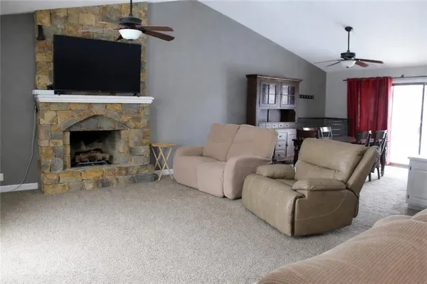 $345,000 | 2017 Joy Street, Excelsior Springs, MO 64024