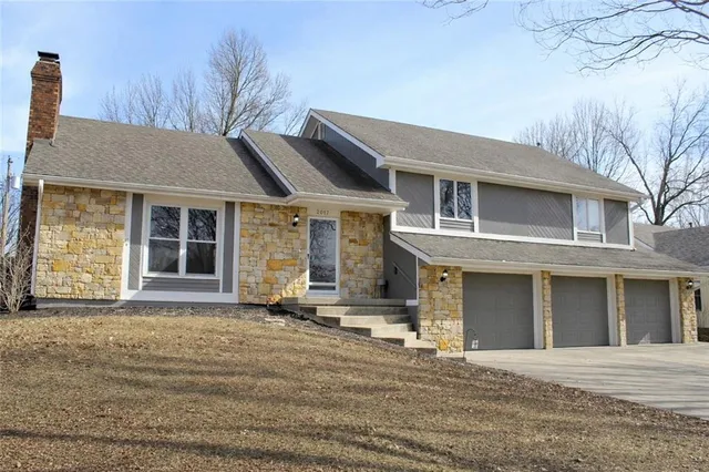 $385,000 | 2017 Joy Street, Excelsior Springs, MO 64024