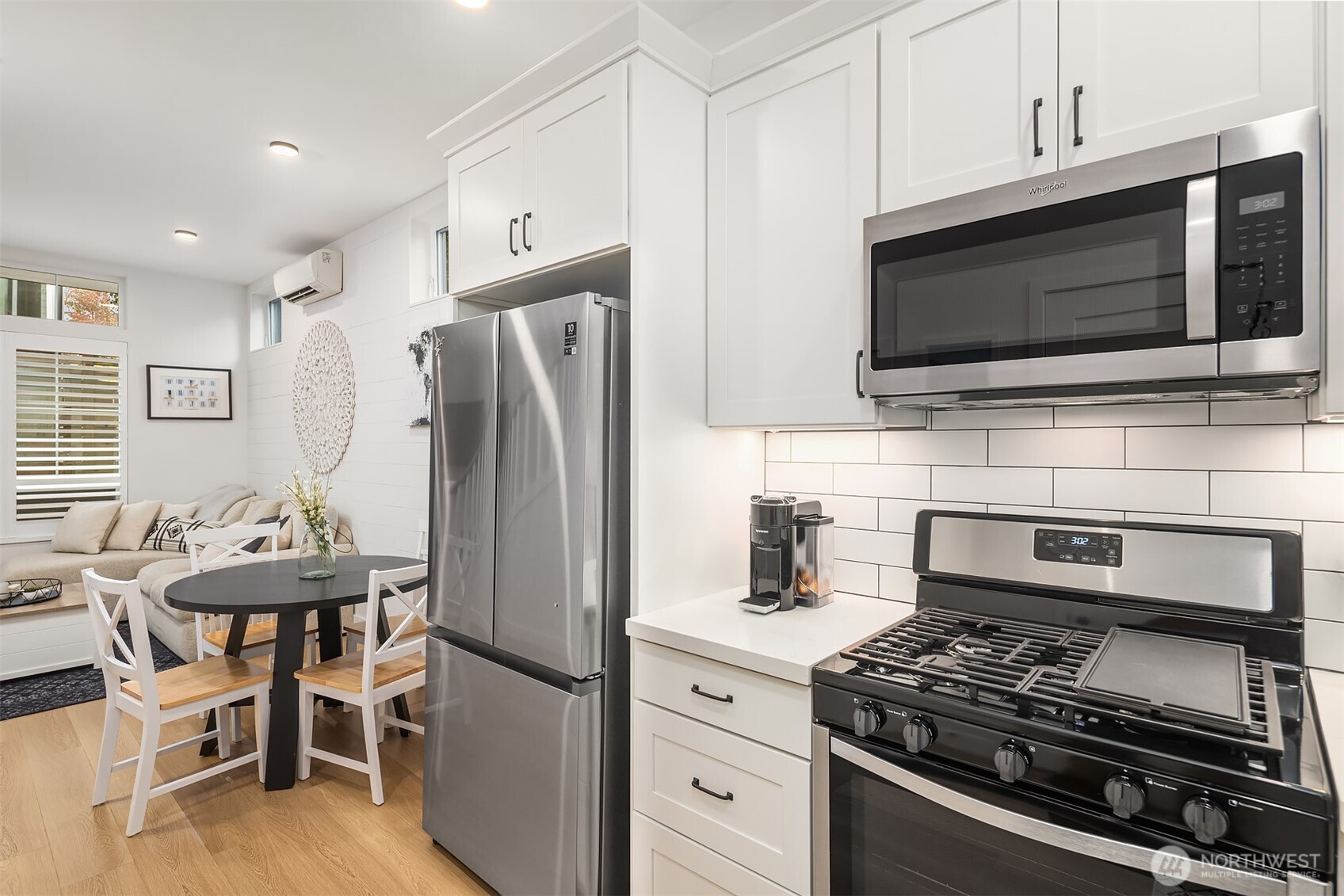 6041 42nd Avenue Southwest Seattle, WA 98136 - Photo 11 of 30