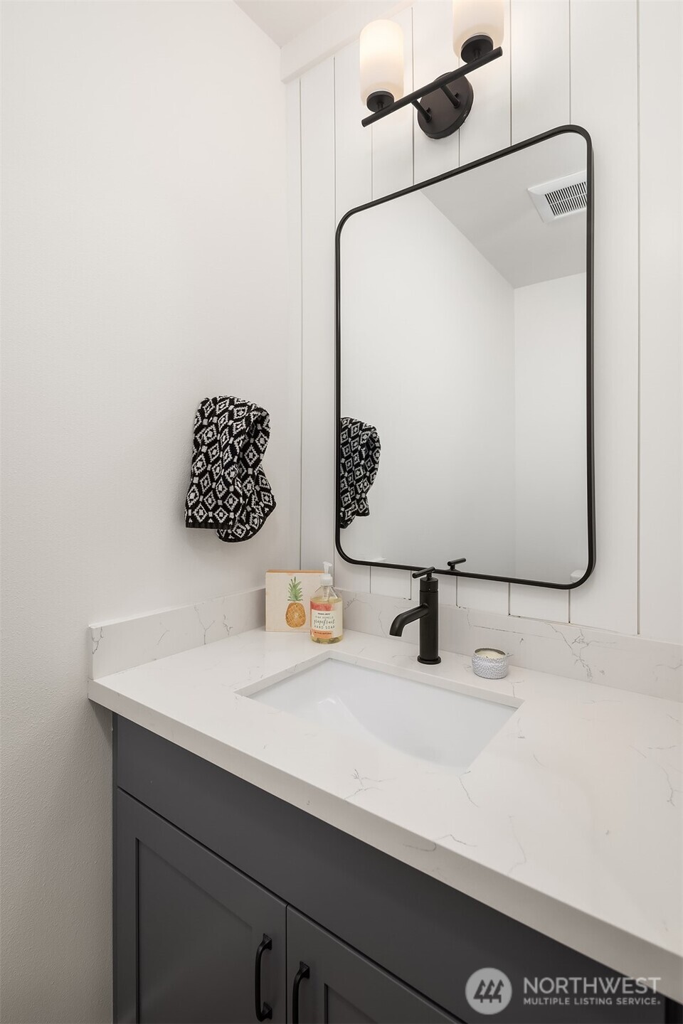 6041 42nd Avenue Southwest Seattle, WA 98136 - Photo 13 of 30