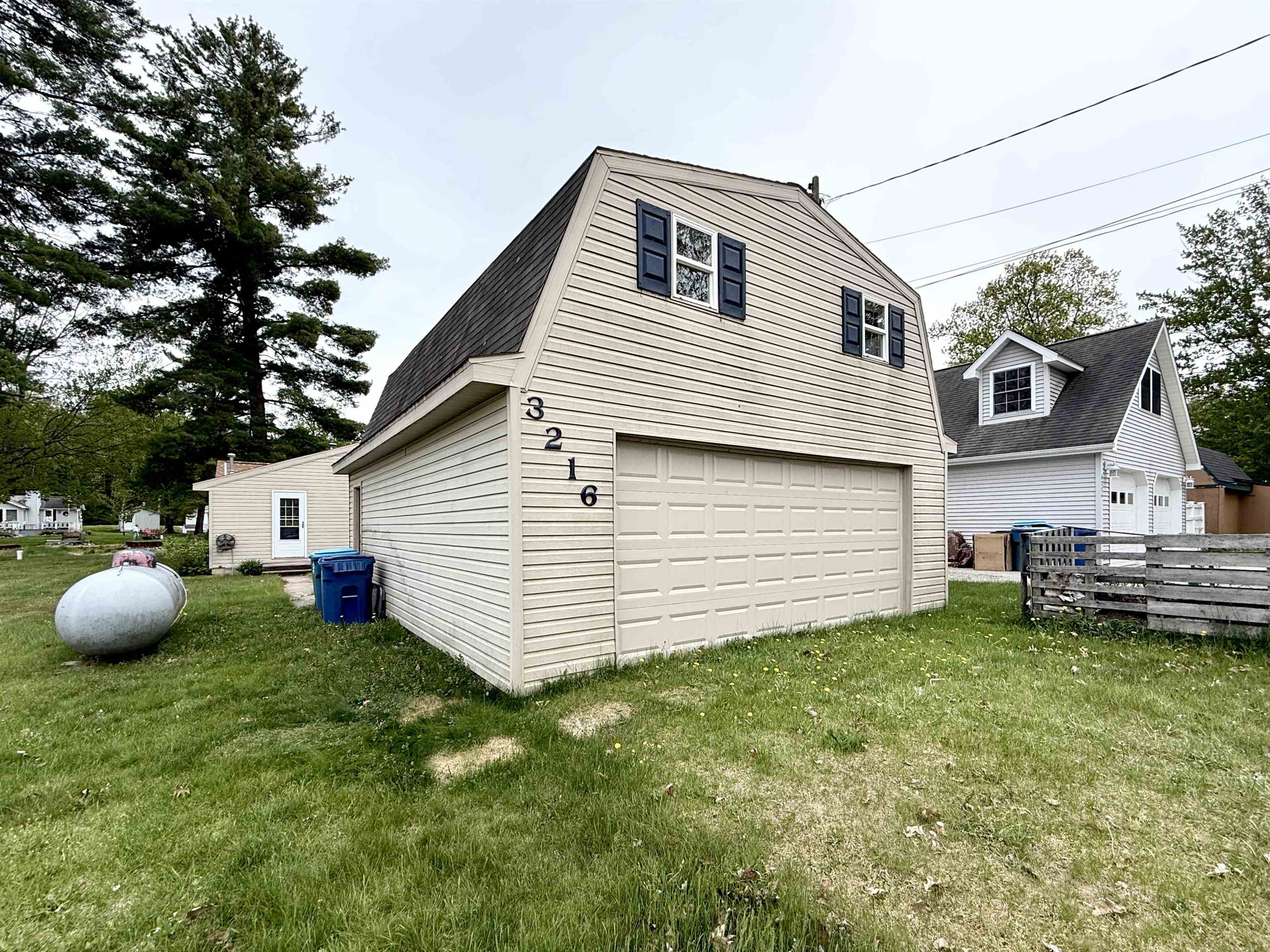 3216 Elnor Drive Gladwin, MI 48624 - Photo 7 of 48