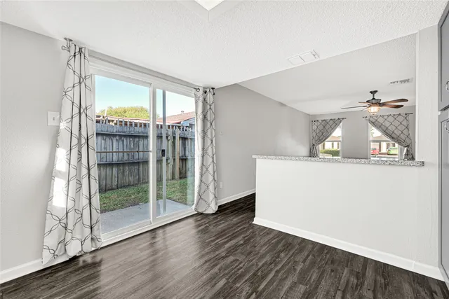 $2,200 | 1803 Flamingo Drive, League City, TX 77573