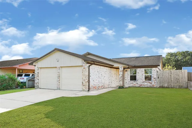 $2,200 | 1803 Flamingo Drive, League City, TX 77573