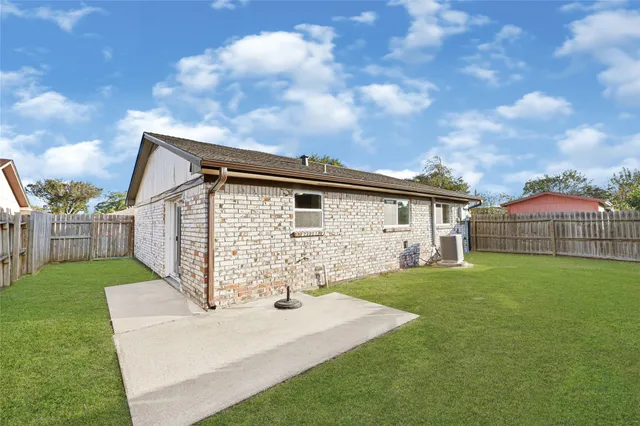 $2,200 | 1803 Flamingo Drive, League City, TX 77573