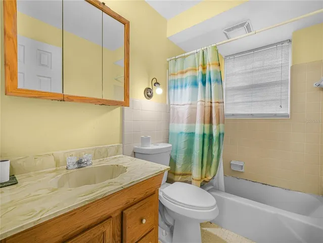 a view of utility room