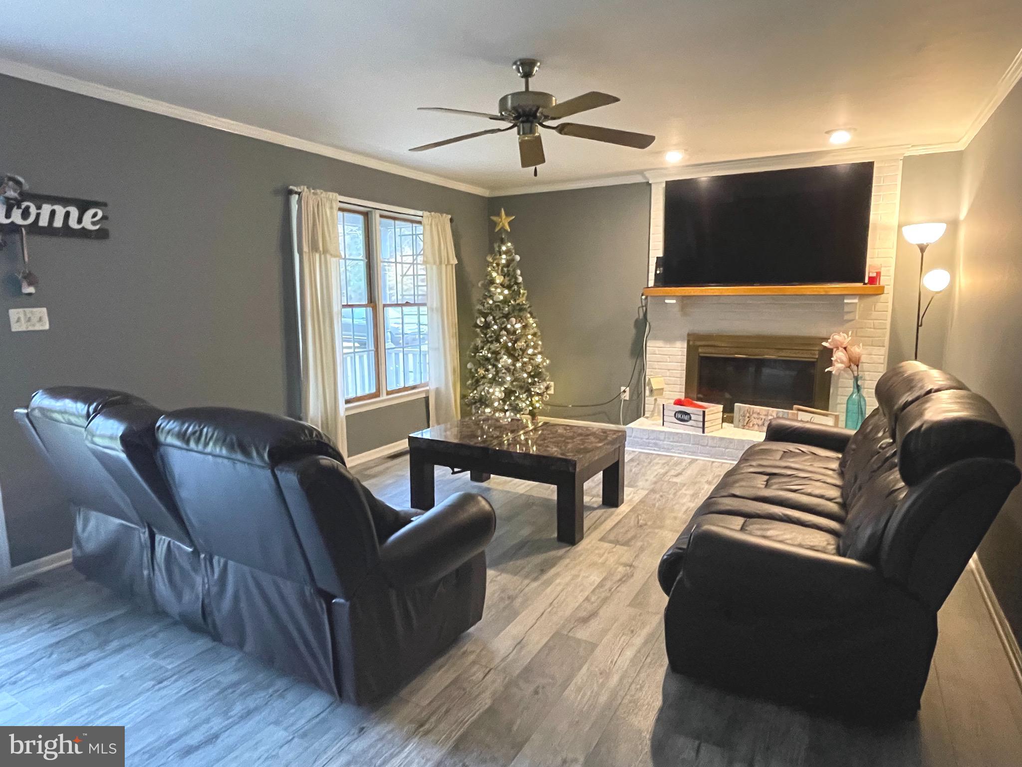 26757 Pratt Road Salisbury, MD 21801 - Photo 14 of 43 Living Room