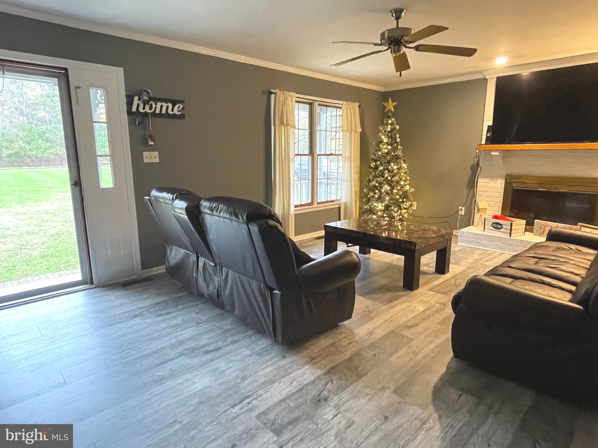 26757 Pratt Road Salisbury, MD 21801 - Photo 16 of 43 Living Room