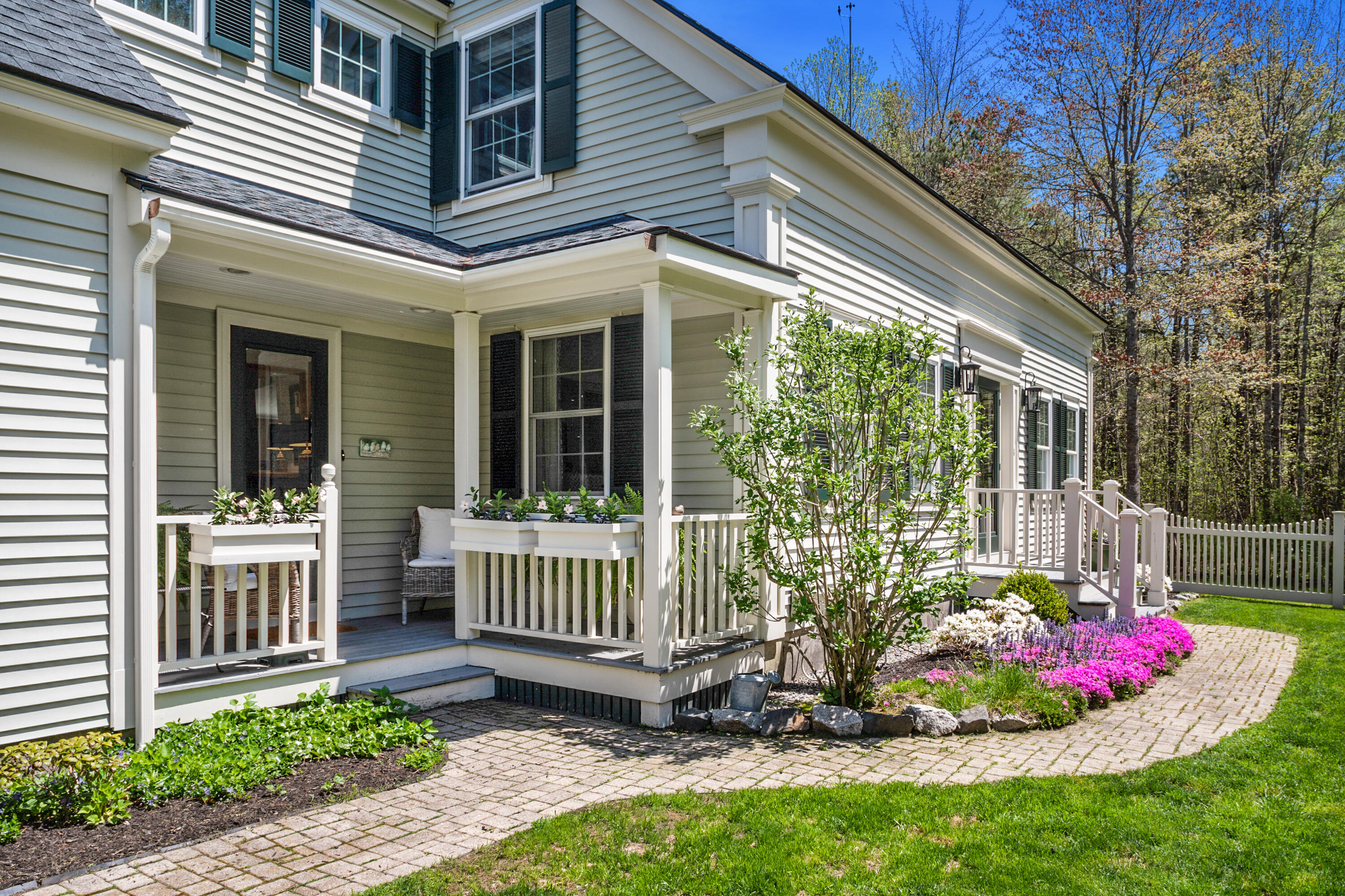 27 Whitten Road Kennebunk, ME 04043 - Photo 2 of 38 27 Whitten Road