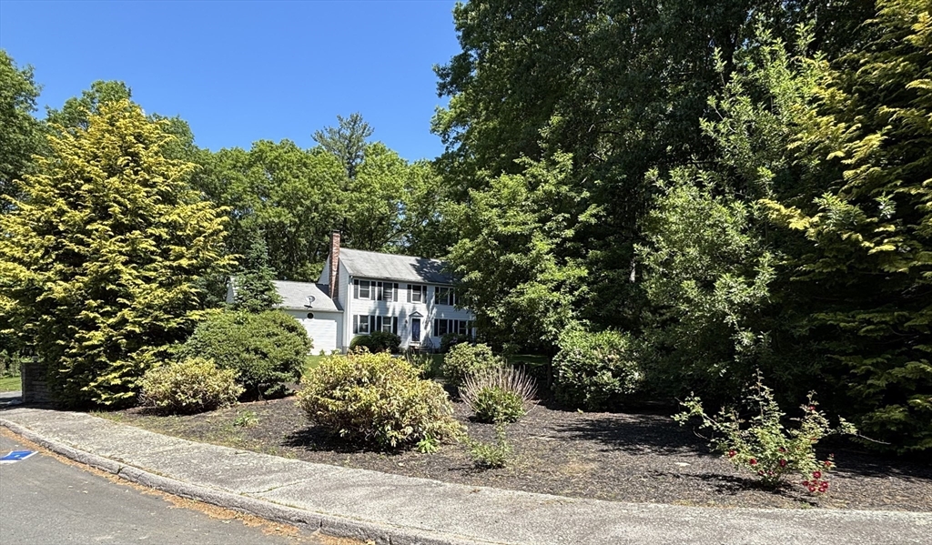 11 Quail Run Road Bellingham, MA 02019 - Photo 3 of 20
