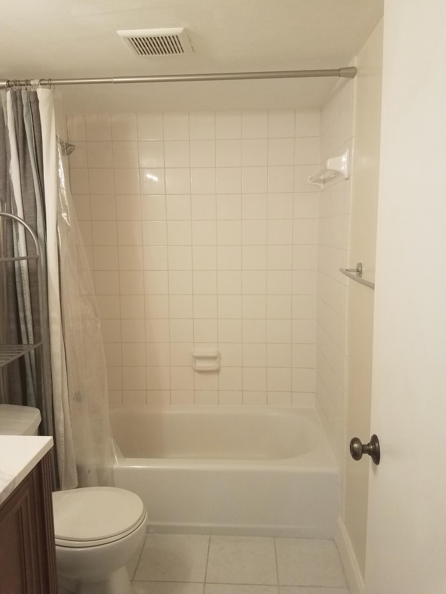 860 Southwest 9th St Circle, Unit 201 Boca Raton, FL 33486 - Photo 12 of 14 98FDC6D1-4B65-45D7-8292-EB0529CD1DE1_1_2