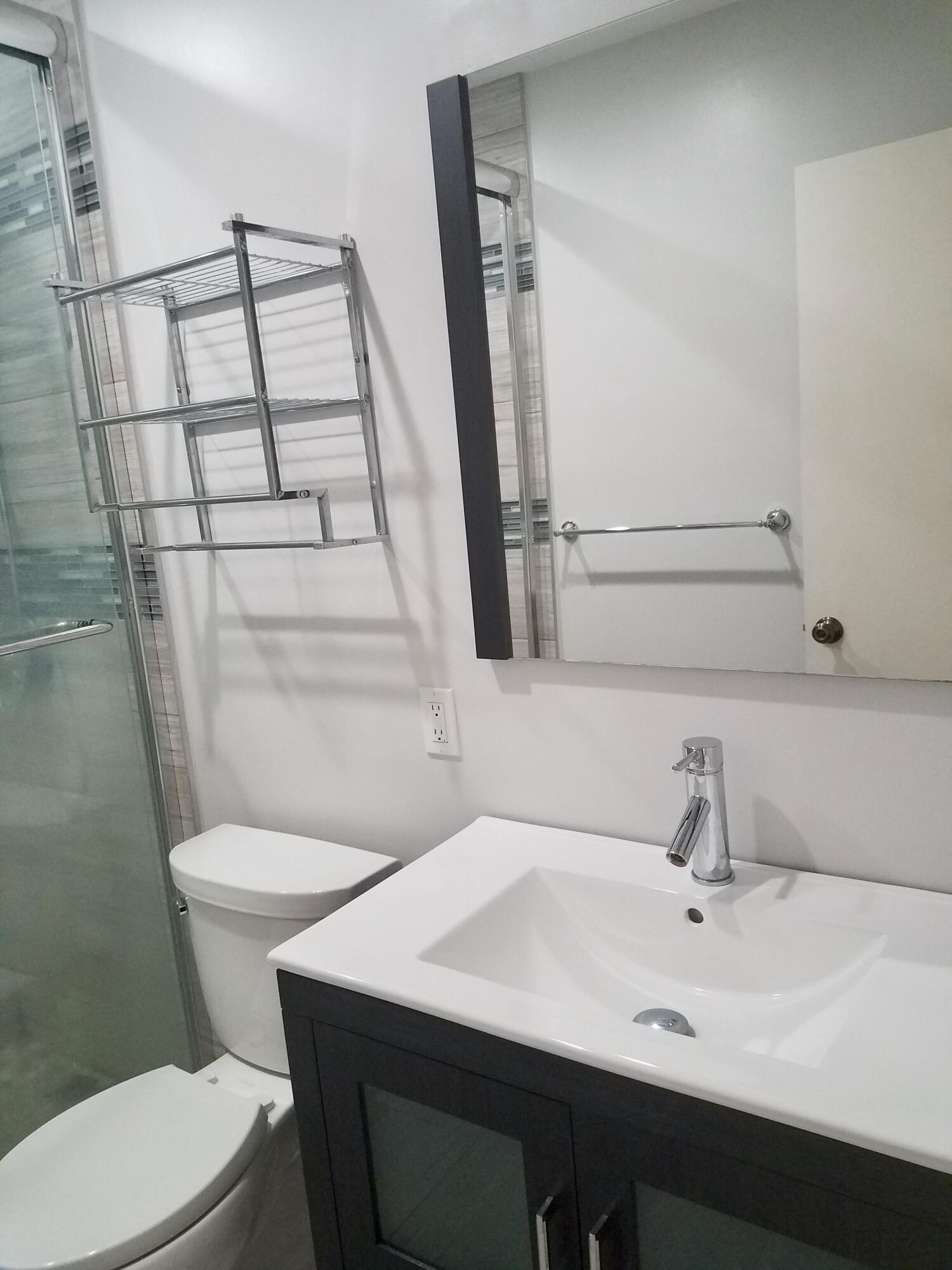 860 Southwest 9th St Circle, Unit 201 Boca Raton, FL 33486 - Photo 10 of 14 F6B780DC-807F-4163-AA80-B2B2971ACFBC_1_2