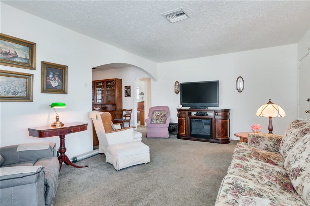 3615 Myers Street Riverside, CA 92503 - Photo 3 of 21 Living room with arched hallway