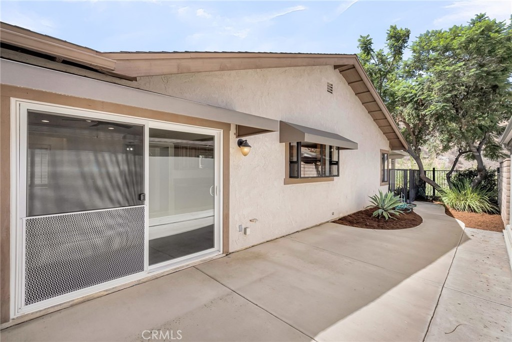 510 Vía Zapata Riverside, CA 92507 - Photo 44 of 47 a front view of a house