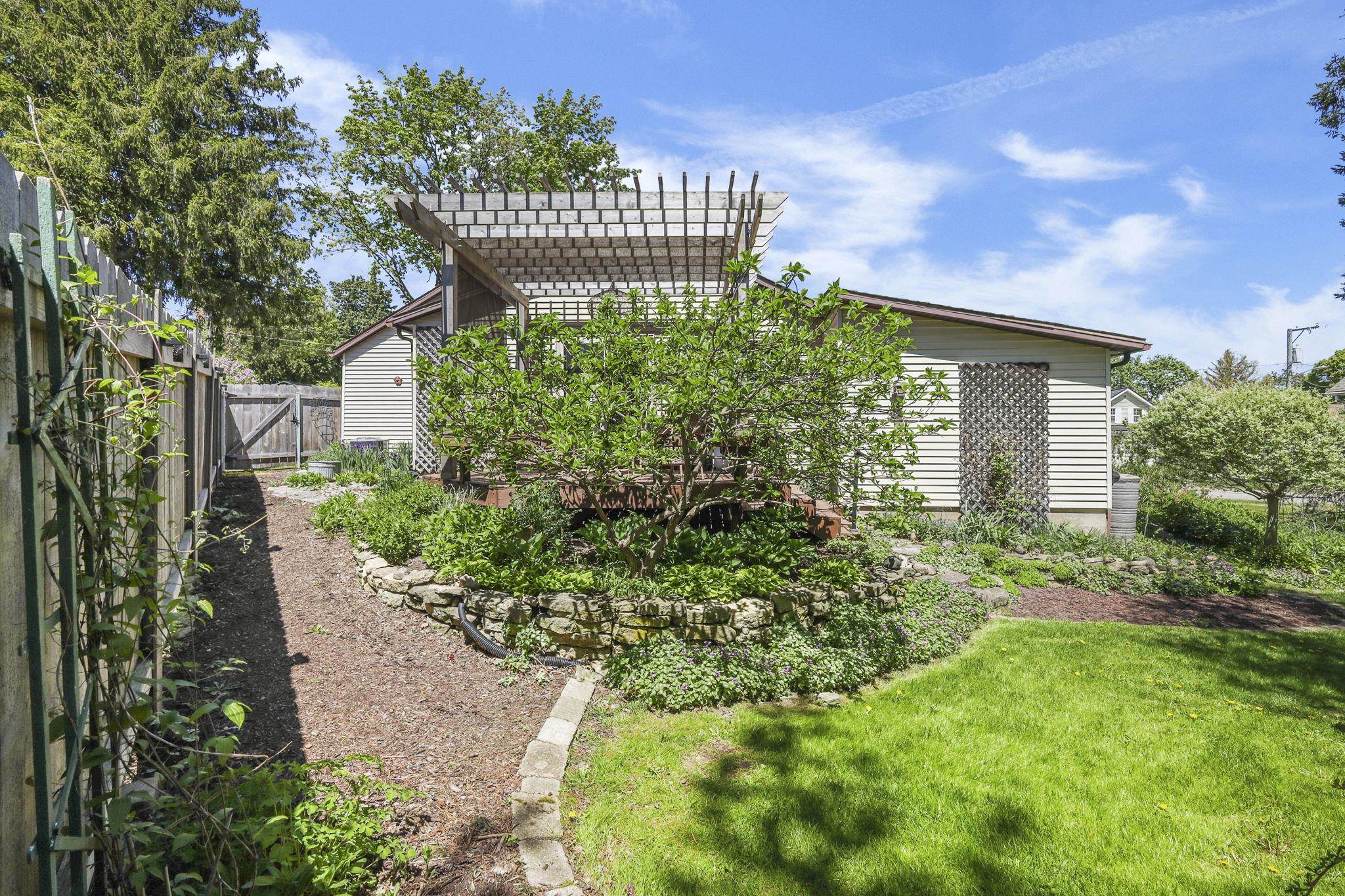 125 Locust Street Lodi, WI 53555 - Photo 6 of 41