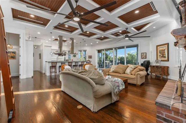 $13,900,000 | 6680 Gulf Of Mexico Drive, Longboat Key, FL 34228